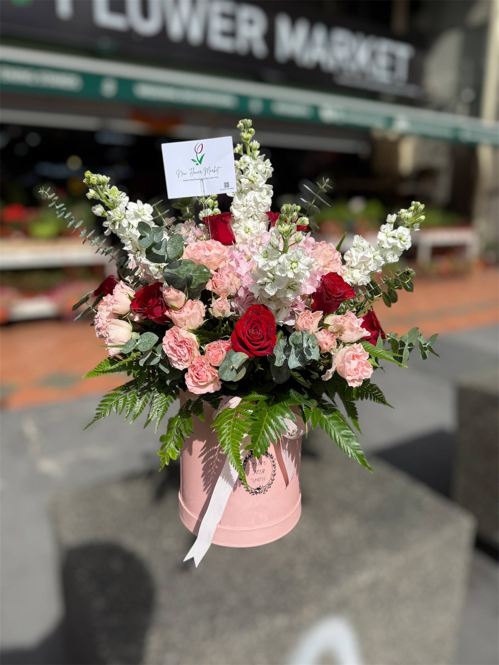 Timeless Romance Box Flower Arrangement - Image 2