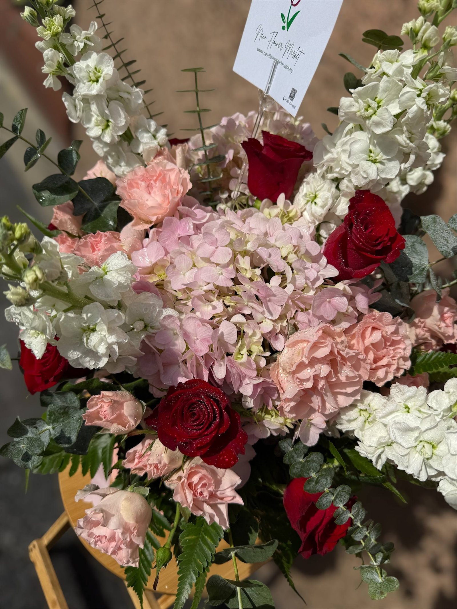 Timeless Romance Box Flower Arrangement - Image 3