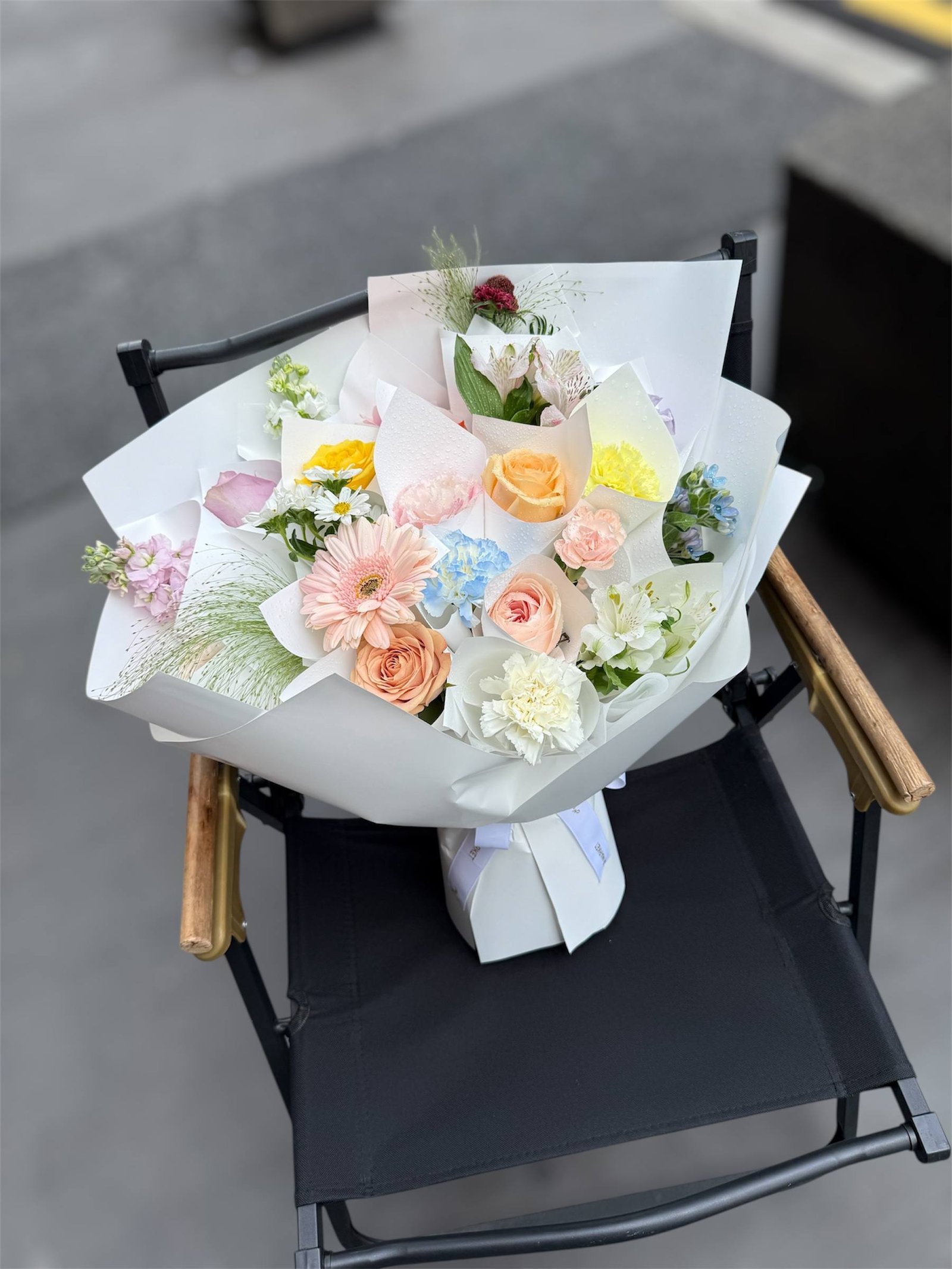 Gentle Radiance Flower Bouquet - Image 3