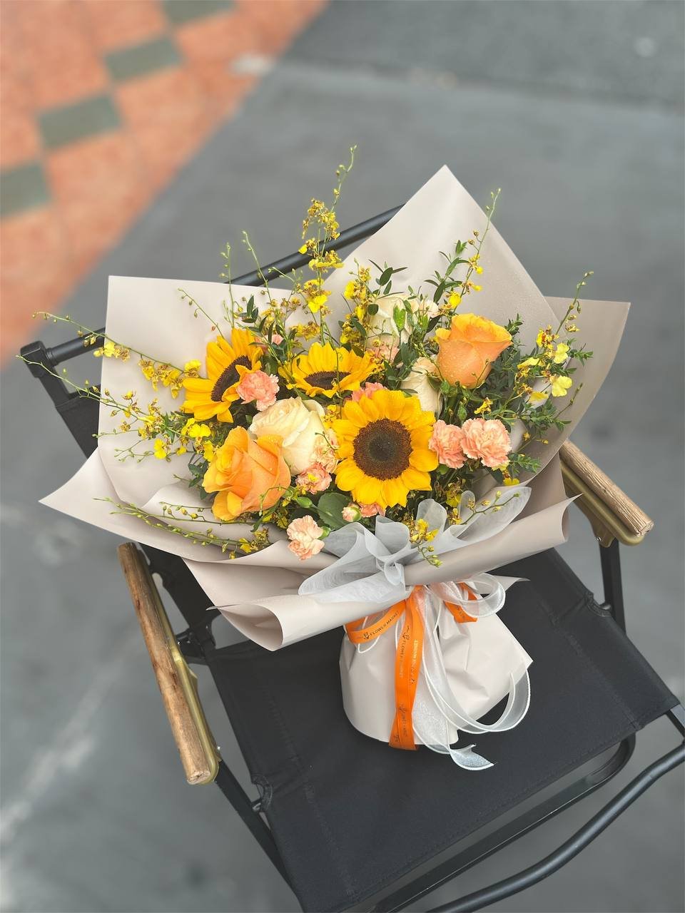 Citrus Sunshine Flower Bouquet - Image 3