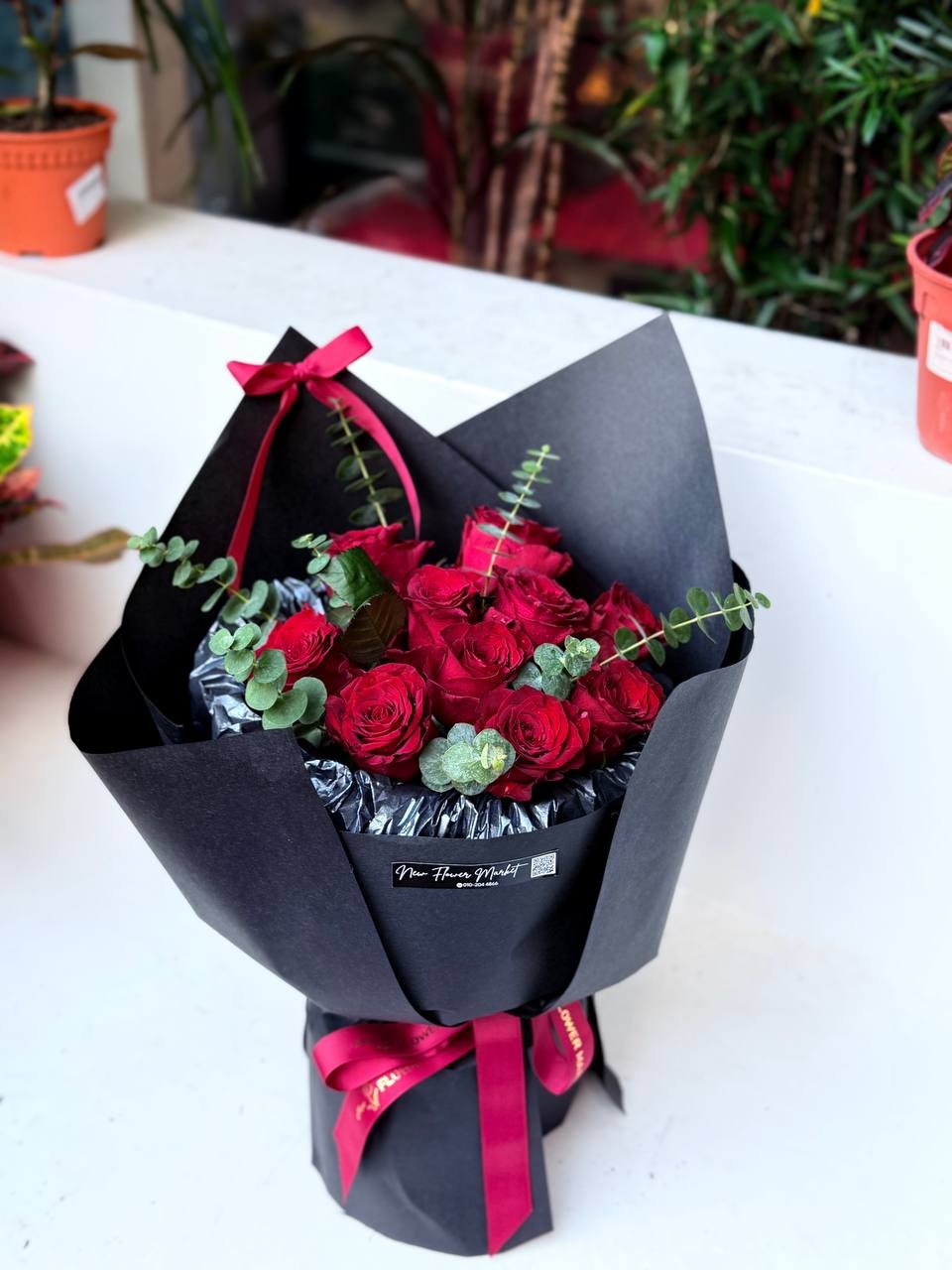 Noir Amour Flower Bouquet - Image 4