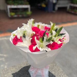 Soft Contrast Flower Bouquet