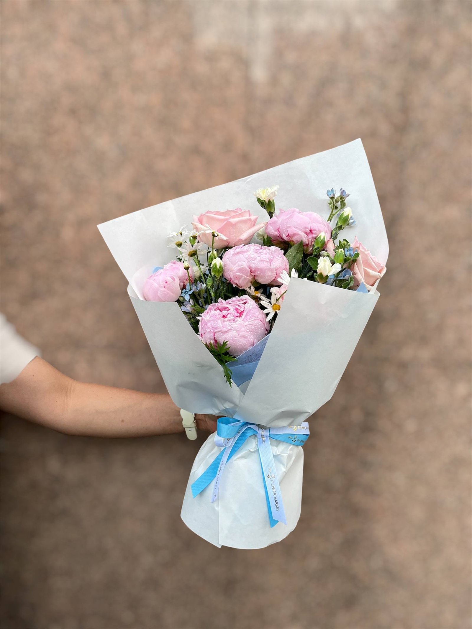 Cloud Bloom Flower Bouquet - Image 3