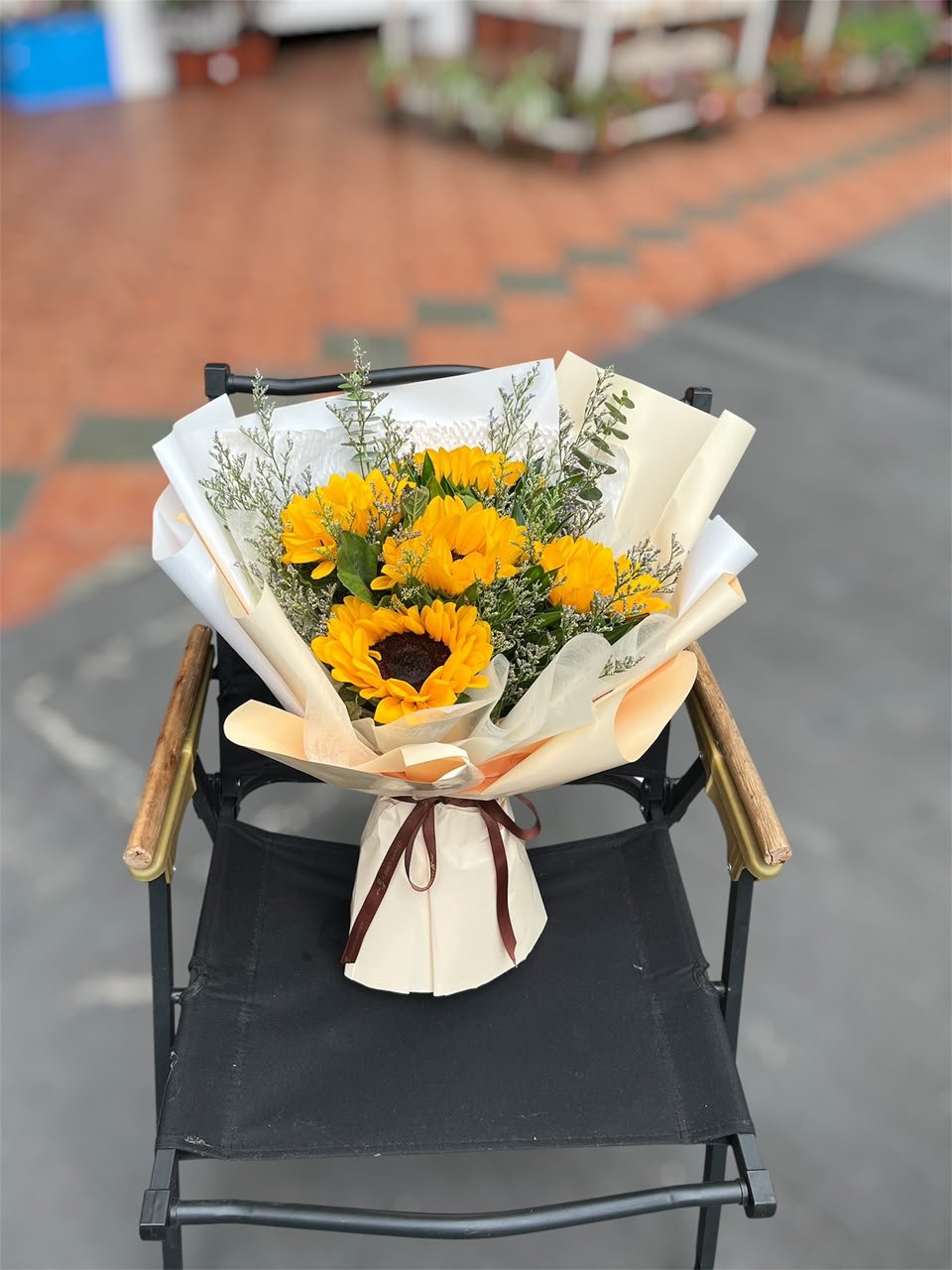 Sunbeam Whisper Flower Bouquet - Image 2