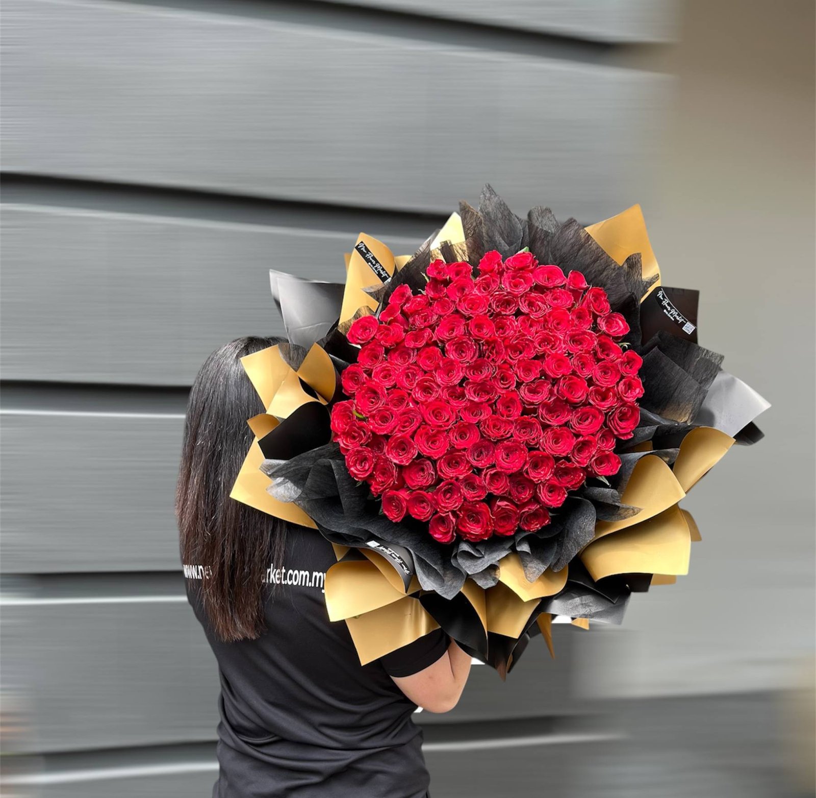 Crimson Majesty Flower Bouquet - Image 3