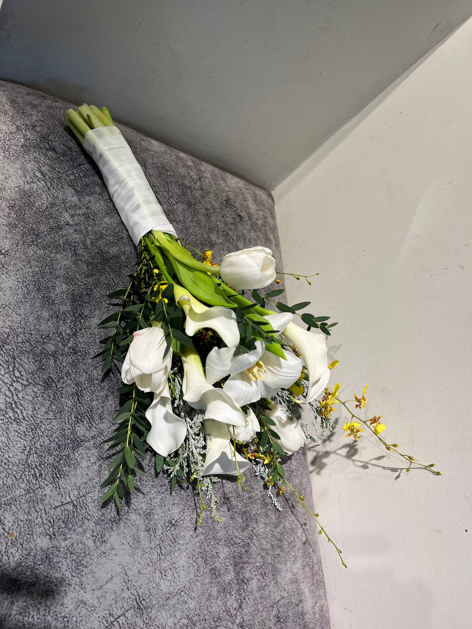 Ivory Sunlight Bridal Bouquet - Image 4