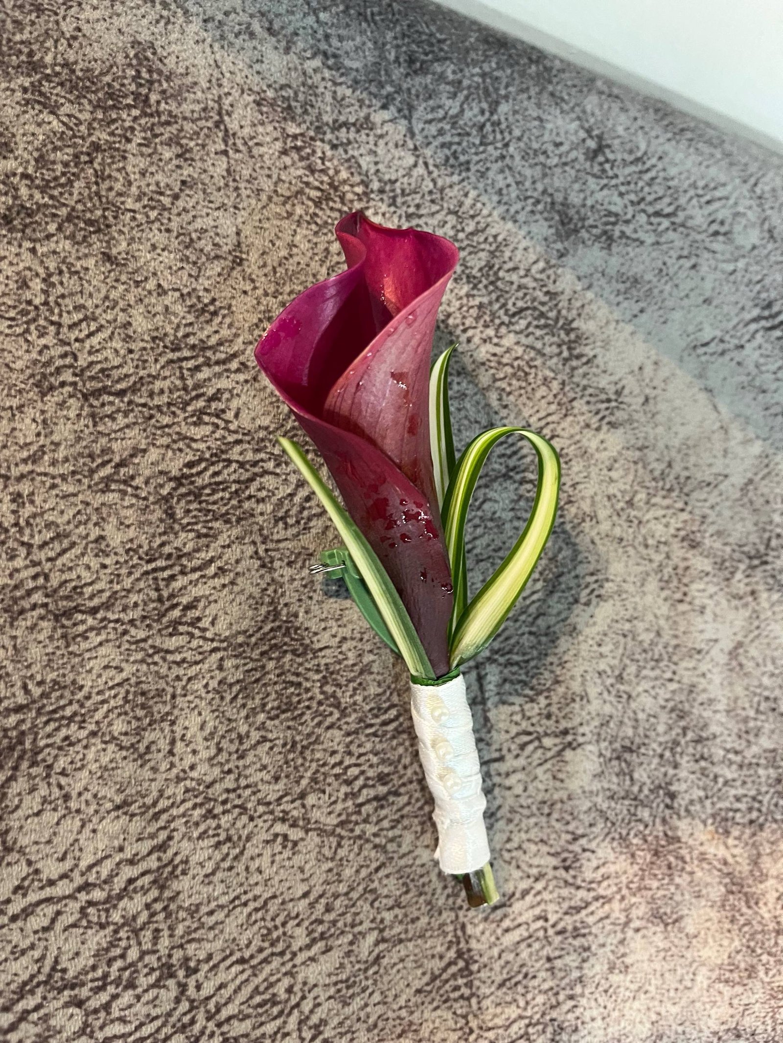 Fuchsia Flame Corsage - Image 3
