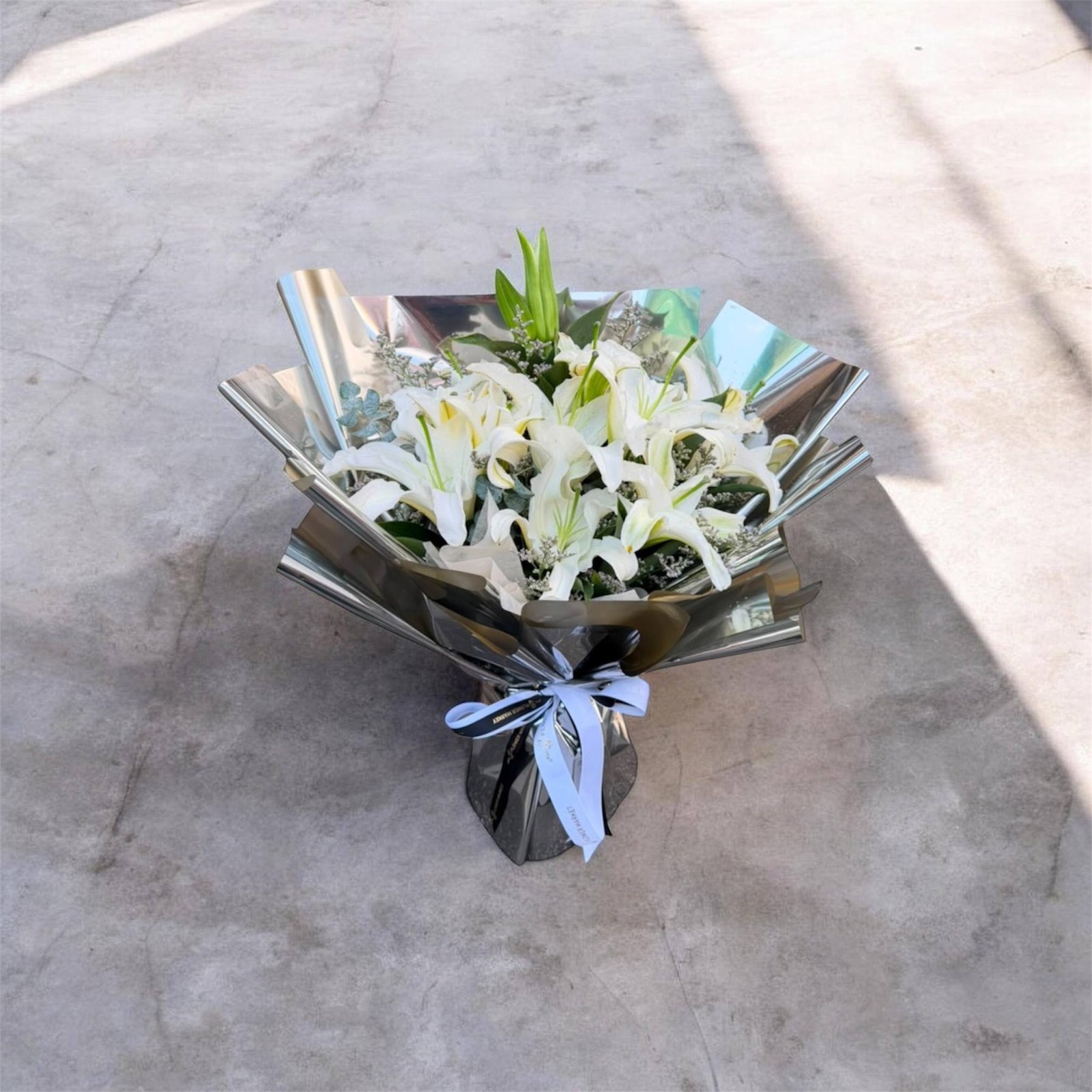 Grace Unfolding Flower Bouquet - Image 5