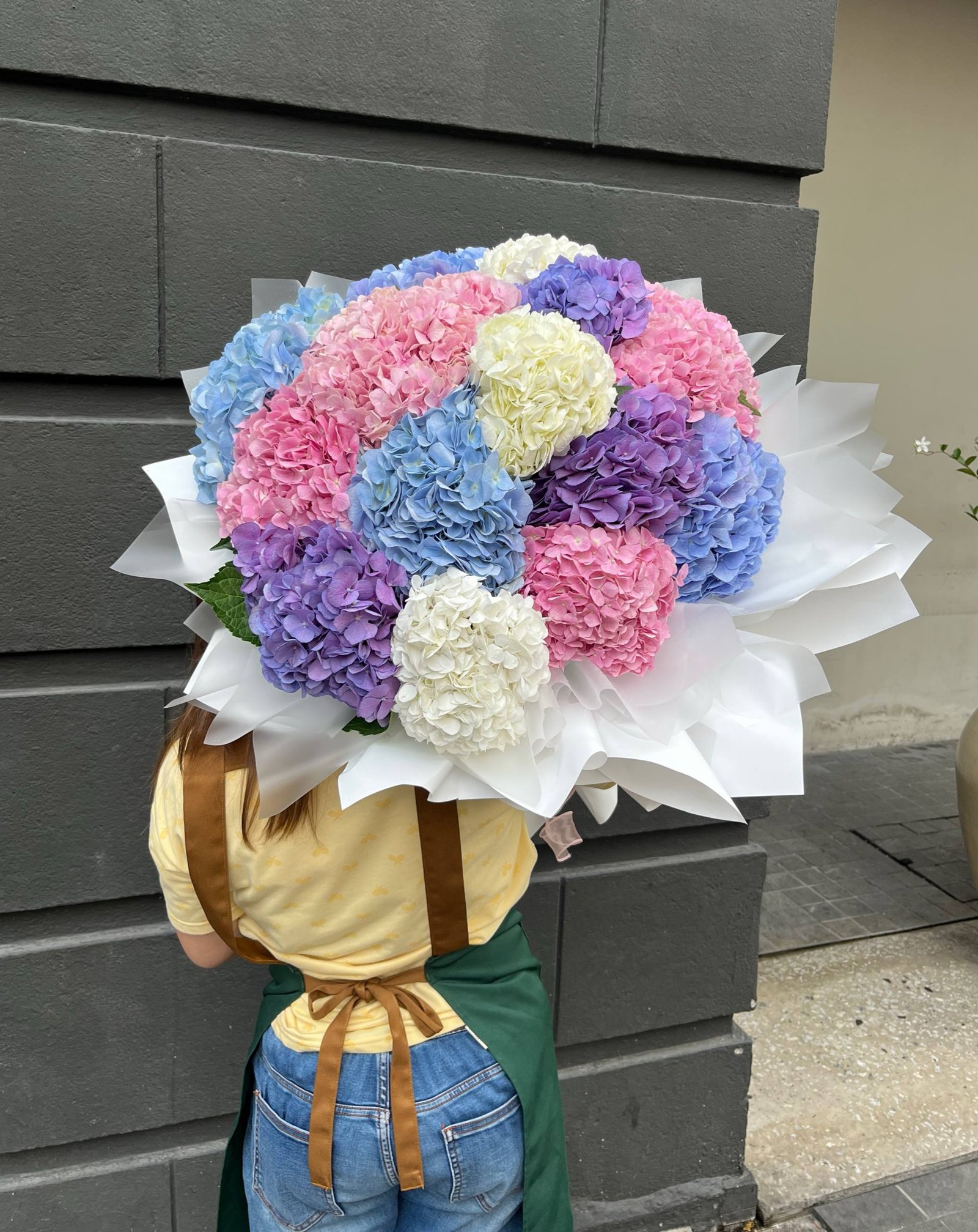 Dreamscape Blooms Flower Bouquet - Image 5